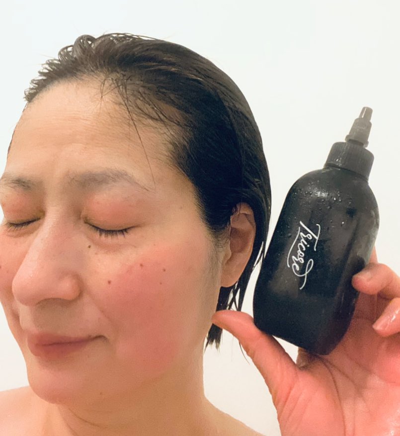 hidekoyousou's tweet image. Tricore温感ヘッドスパトリートメント

液体からクリーム状に変化する事で栄養が密着、髪1本1本の表面に膜を形成することで集中補修してくれるんです

#PR
#tricore
#トリコレ
#温感生トリートメント
#トリコレでちゅるん髪
#韓国コスメ