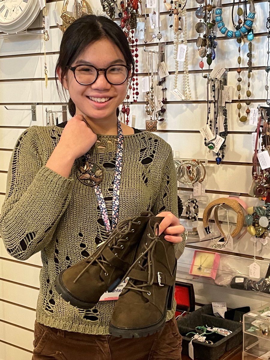 Hope House & Tŷ Gobaith Children's Hospices (@hhtghospices) on Twitter photo 🤗This week, 12-18th February is national Student Volunteering Week. To mark the event we spoke to Crystal, 16, who gives time on her weekends at our Oteley Rd store, Shrewsbury. Thank you, Crystal 👏 <a href="/StudentVolWeek/">Student Volunteering Week</a>
hopehouse.org.uk/news/student-v… 🤗This week, 12-18th February is national Student Volunteering Week. To mark the event we spoke to Crystal, 16, who gives time on her weekends at our Oteley Rd store, Shrewsbury. Thank you, Crystal 👏 <a href="/StudentVolWeek/">Student Volunteering Week</a>
hopehouse.org.uk/news/student-v…