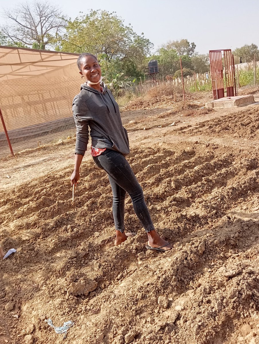 cherifa_zerbo's tweet photo. #BurkinaFaso
L'agriculture est fondamentale pour la subsistance humaine, la sécurité alimentaire et le développement économique. Vu son importance,elle est à encourager car elle relie les gens à la terre et à la nature, tout en offrant des opportunités diverses.
#bonneSemaine https://t.co/Jss16yQURK