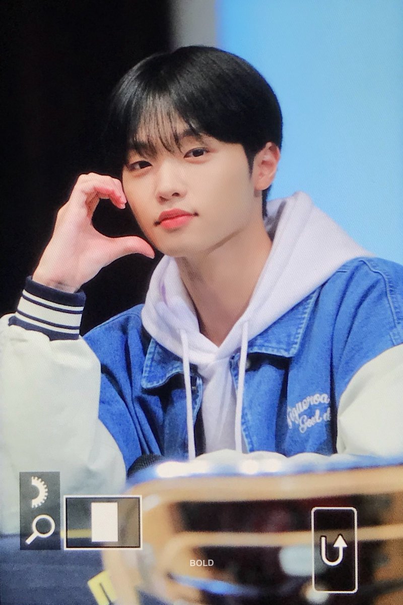 BOLD_0909's tweet photo. 240212

엥 완전 훈남데스요

#미래소년 #MIRAE #동표 #손동표 https://t.co/HTTstpIILC