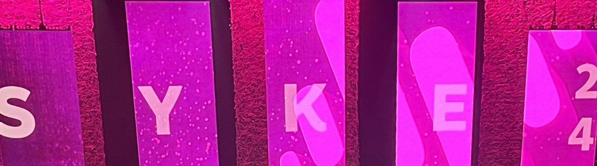 tepakaka's tweet photo. S Y K E 2 4 - #nordea - tapahtuma @MetroAreena’ lla takana. 

🎩 Syke24 - Asiakkaan 🩵 on tärkein
👩‍🔬 @katrisaarikivi - auttoi meitä läytämään synkkaa kohtaamisiin
🎙️ @MerviKallio - Huikea ammattilainen juonsi ja motivoi onnistumaan 
🪩 - #KaijaKoo - Loi hurmoksen tanssilattialle https://t.co/3sJbhe5wGy