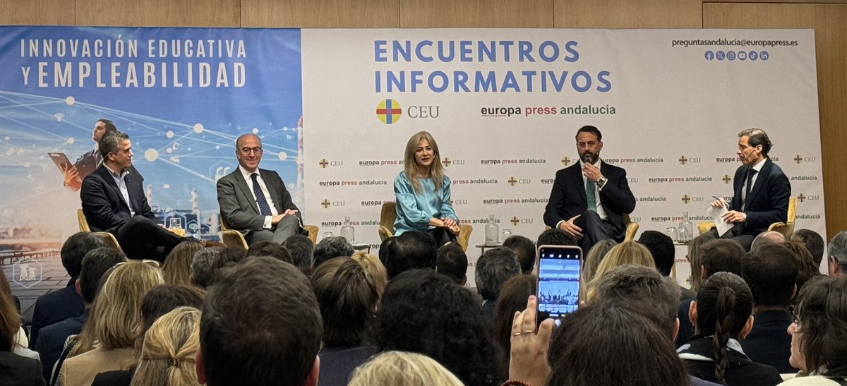 FSIEAndalucia's tweet photo. @FSIEAndalucia asiste al encuentro informativo “Innovación Educativa y Empleabilidad” organizado por @CEUAndalucia y @EPAndalucia, en el que han intervenido @Patricia_Pozo_, Javier Tello, DG de @CEUAndalucia y representantes de las empresas CEPSA y Atlantic Copper.
#masFSIE https://t.co/6ISFFk022G