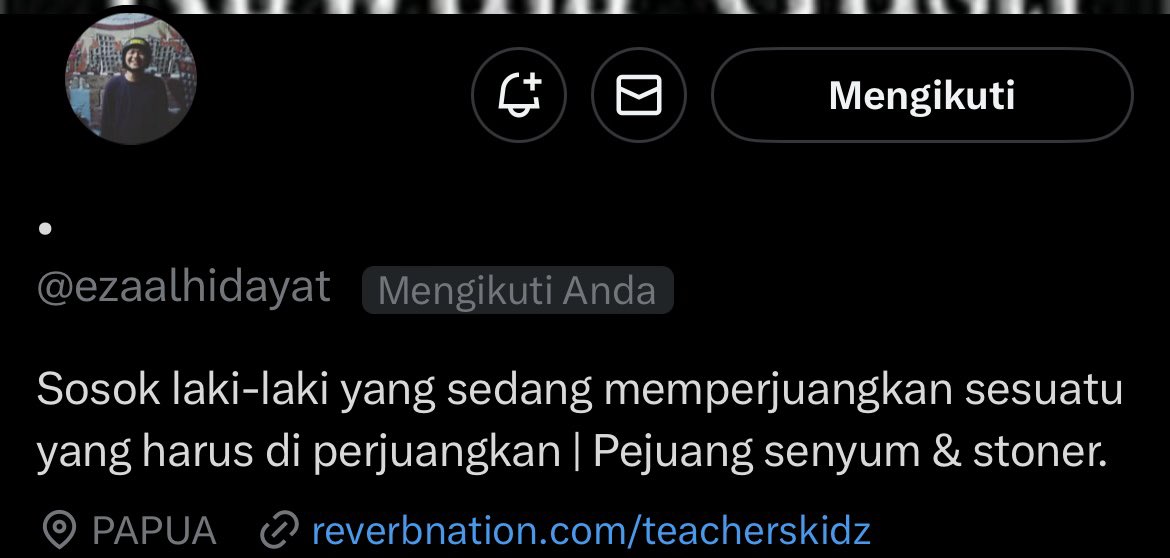 andrelubisXN's tweet photo. Eh ada pejuang senyum ni🤣🤣🤣 @ezaalhidayat https://t.co/4jdNffg5Km