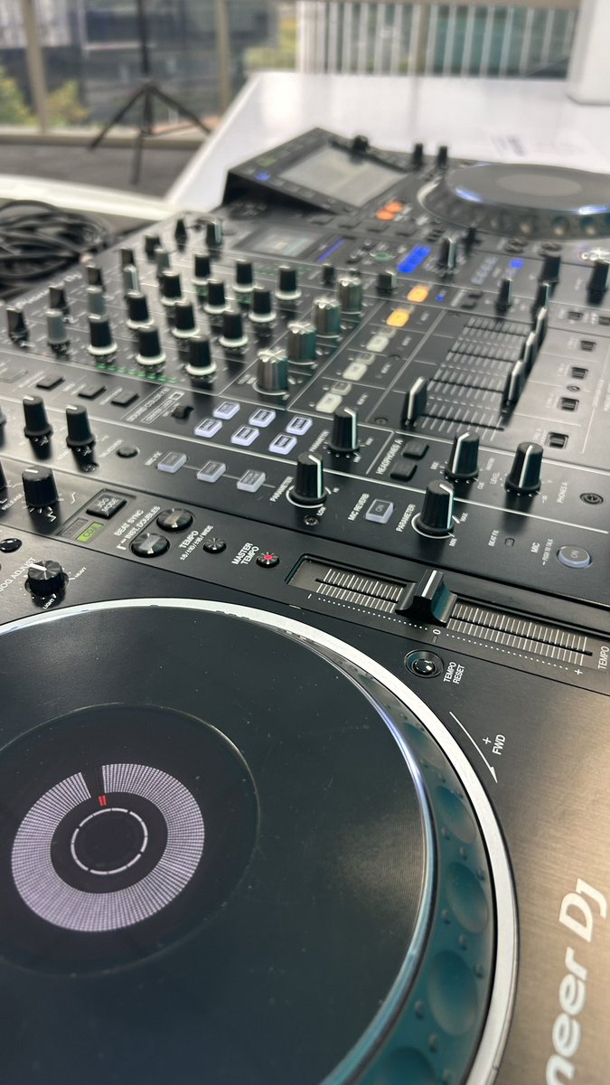 DJ_Buhle's tweet image. Starting the week off with a bang! 

May we all have a blessed and fruitful week. 

Super grateful for the opportunity to do what I love. 

DJ Buhle Bezulu x OFF Centre ( Buhle@offcentre.co) 

#19YearsOfDJBuhle x #GuidedByGodShakenByNone #Insync