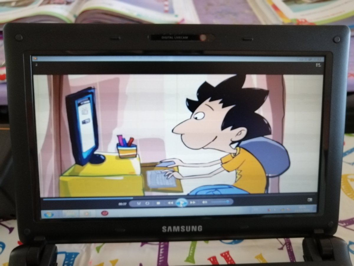 Asmae Na tweet media