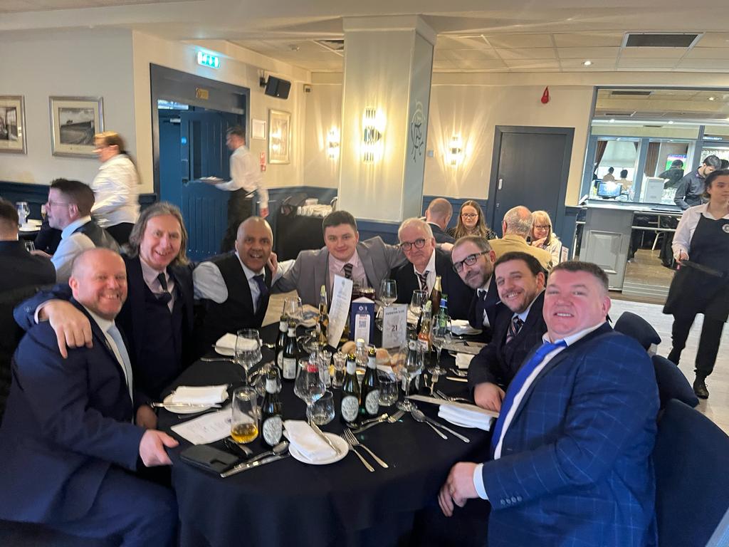 neil0636's tweet photo. Thornton Suite on Saturday again Ayr United....what a day 🇬🇧 https://t.co/mNPf4rXVqZ