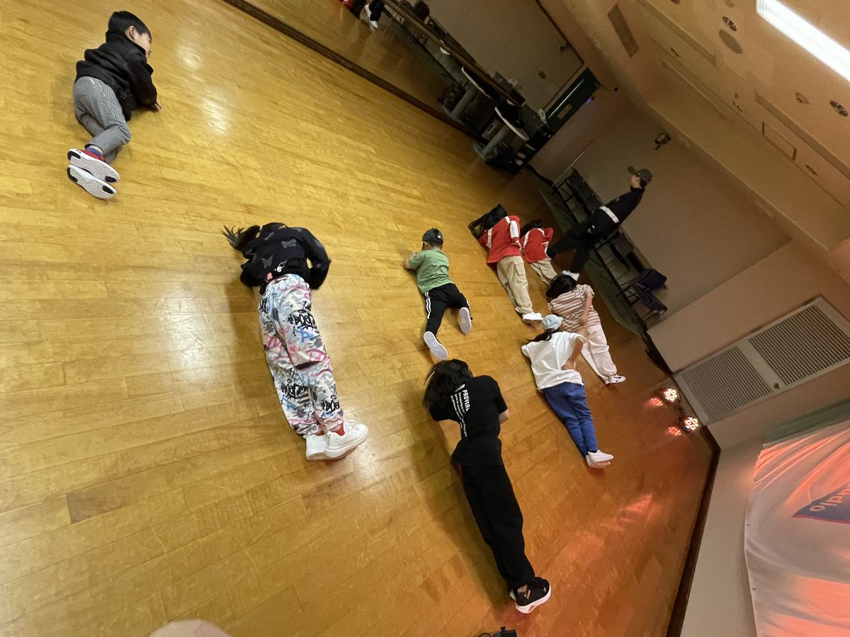 Litstudio_e tweet picture