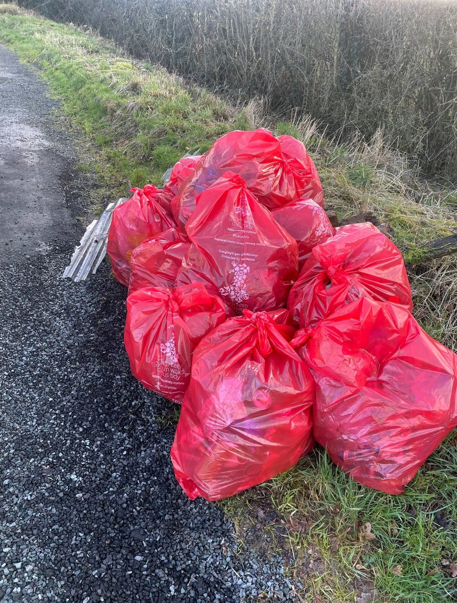 PowysRecycles's tweet photo. ๐ Top work by volunteers from Forden area collecting 12 bags full of litter from country lanes ๐
๐ daeth gwirfoddolwyr o hyd i 12 bag o sbwriel o amgylch Ffordun ๐
#tidy #taclus #CaruCymru
๐ด๓ ง๓ ข๓ ท๓ ฌ๓ ณ๓ ฟโป๏ธ๐ฎ๐๐๐ถโโ๏ธ https://t.co/j6Uy9Ouw3K