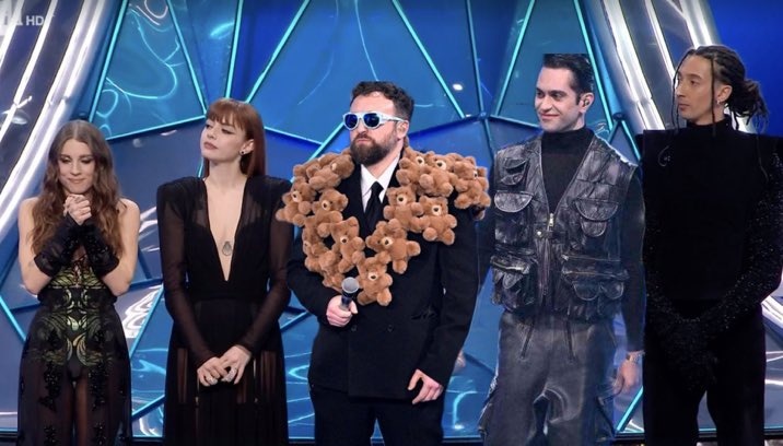 vals 🍉 (@piccoliboati_) on Twitter photo 