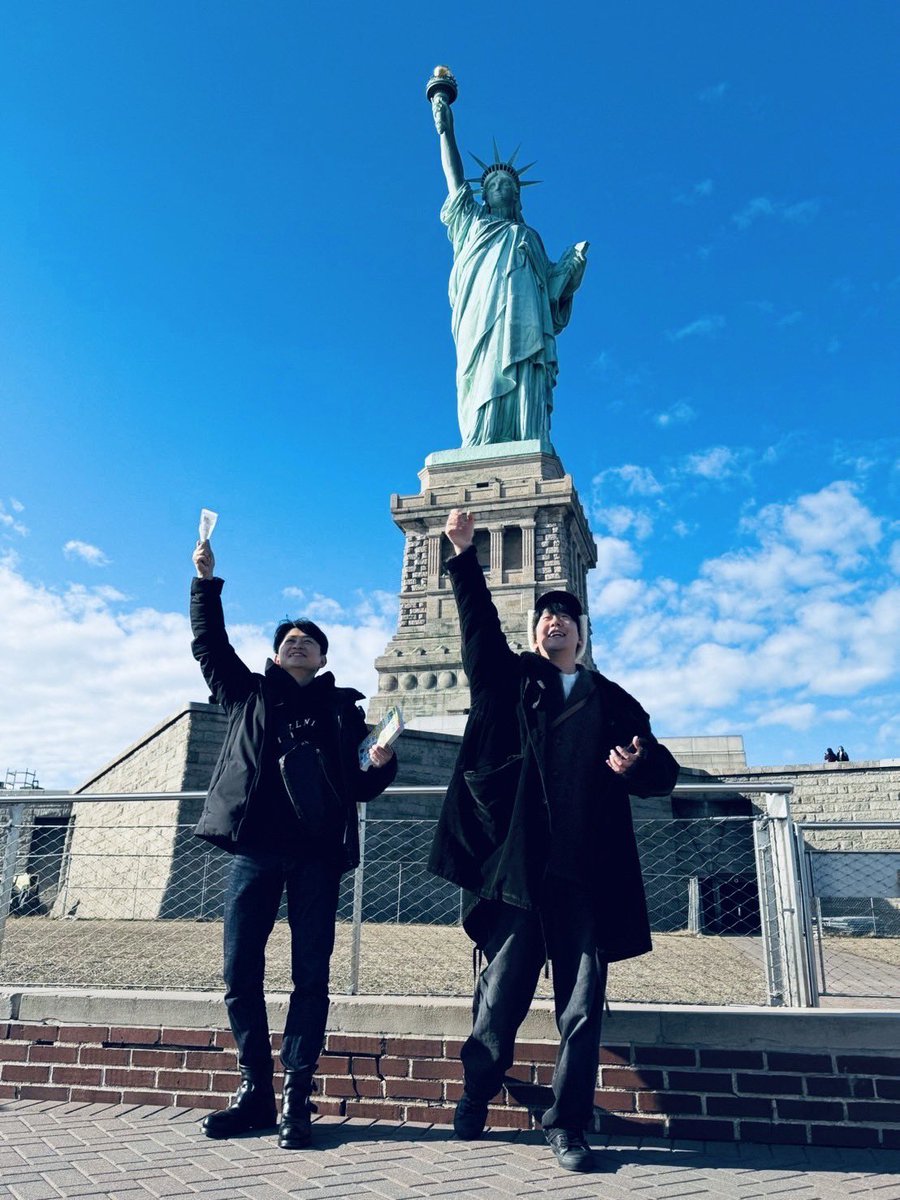 shimono_kousiki's tweet photo. ただいま〜っ🤣
日本に帰ってきました〜っ🇯🇵
いや〜、楽しかったね〜…行き帰りの飛行機で映画10本観たよっ🎞️
さぁ、また明日から仕事だし、今日はしっかり休むぞっ‼️ https://t.co/QxllI1kIEn