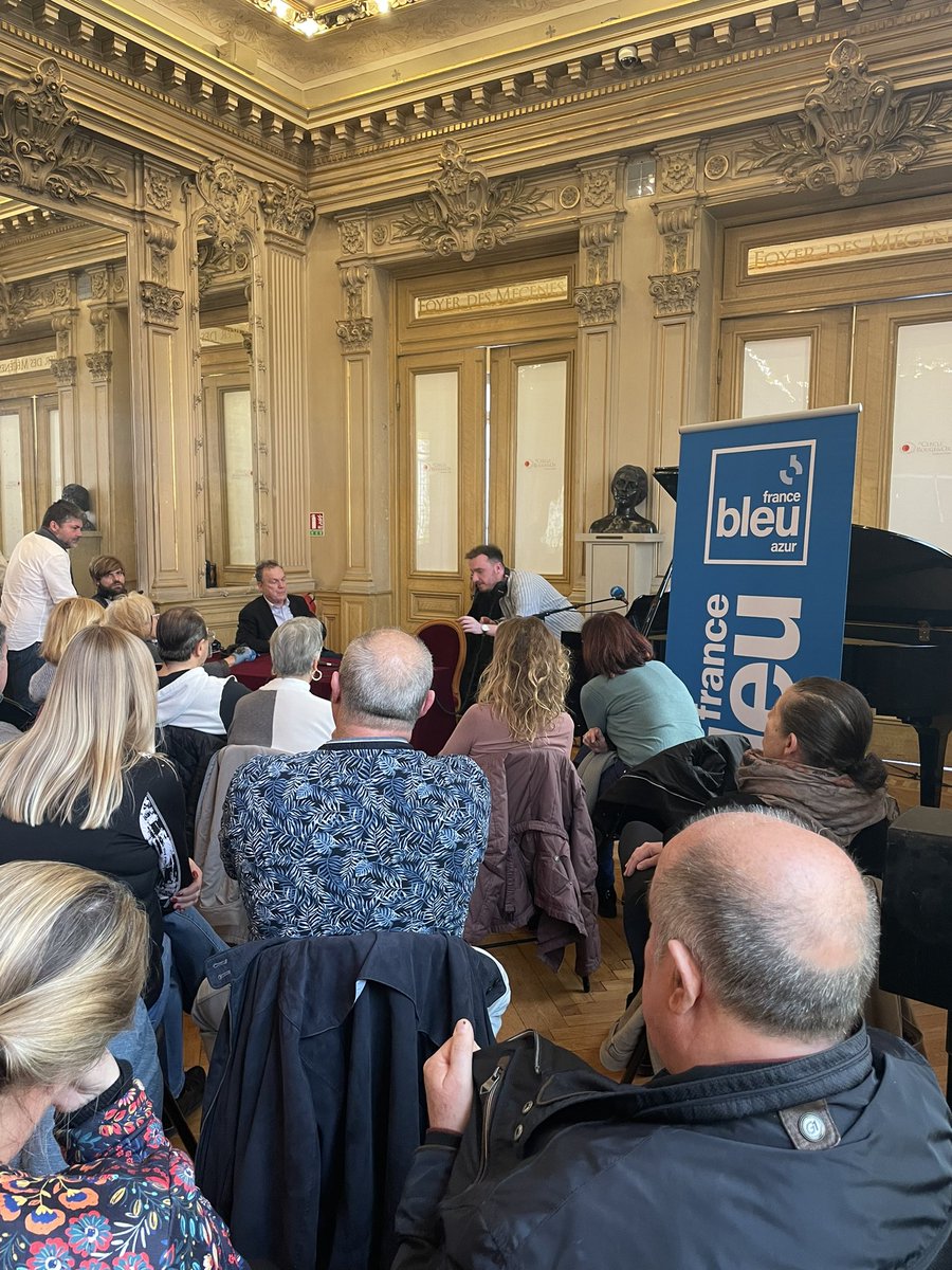 MerouNico's tweet photo. Bienvenue chez vous en direct de l’@Operadenice avec @JulienLepers et Jean Rinaud notre animateur au piano !
@francebleuazur le média global de proximité d’info et de divertissement https://t.co/daXh62ZMy2