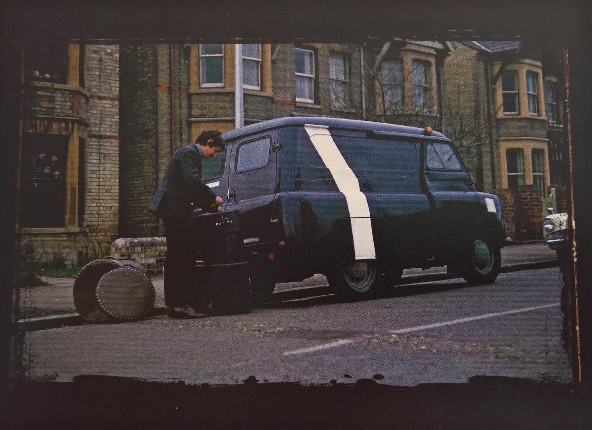 wordsnerd's tweet image. Spent some time thinking about branding last week. Especially how to develop your brand and retain the original idea. Think Pink Floyd might have nailed it?

#EverydayWriting #WrittenIdentity #Savvy #Ideas #MondayMotivation #Inspiration #Branding #Brand #AlbumCoverDesign #Album