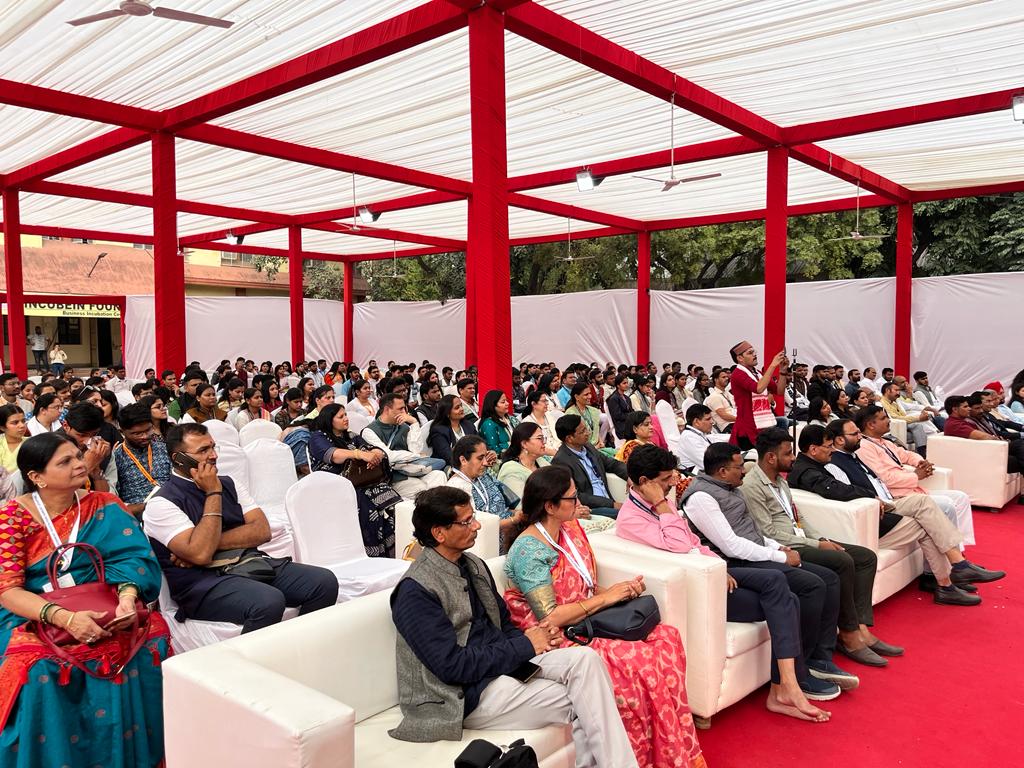 विकासार्थ विद्यार्थी व पर्यावरण संरक्षण गतिविधि द्वारा संयुक्त रूप से आयोजित राष्ट्रीय पर्यावरण युवा संसद 2024(NEYP) के उदघाटन सत्र के मुख्य अतिथि मा. विधानसभा अध्यक्ष राजस्थान <a href="/VasudevDevnani/">Vasudev Devnani</a> ji , <a href="/jdevdatt/">Devdatta Joshi</a> ji, पर्यावरण संरक्षण गतिविधि से अनील कुमार जी और  समय बासोड़ जी रहे।