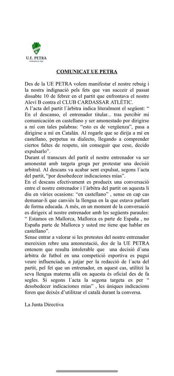bielbarcelo86's tweet photo. Ara resulta que parlar en català a casa teva, a Petra, a Mallorca, a les Illes Balears i amb la teva llengua materna, és motiu perquè una àrbitra t’expulsi ja que estàs “perpetuándote” en tu dialecto. Quina puta vergonya! @FFIB_oficial @rfef https://t.co/Cj8NxaT3TG