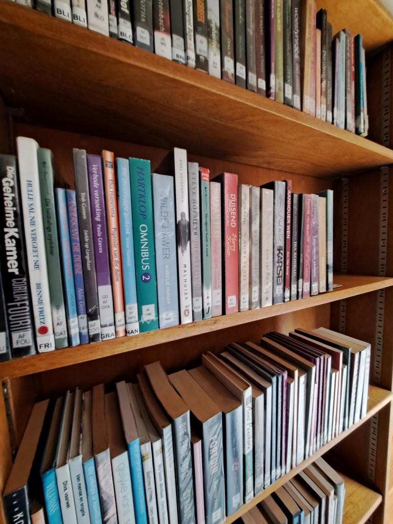 CityofJoburgZA's tweet photo. @LubaMagwentshu @Eunice_Mgcina The library has a lovely reading section as well as a study area, to ensure students get to study in peace. #JoburgLibraries | #JoburgServices | #CoJEvents ^LM https://t.co/ahKXmaO7kC