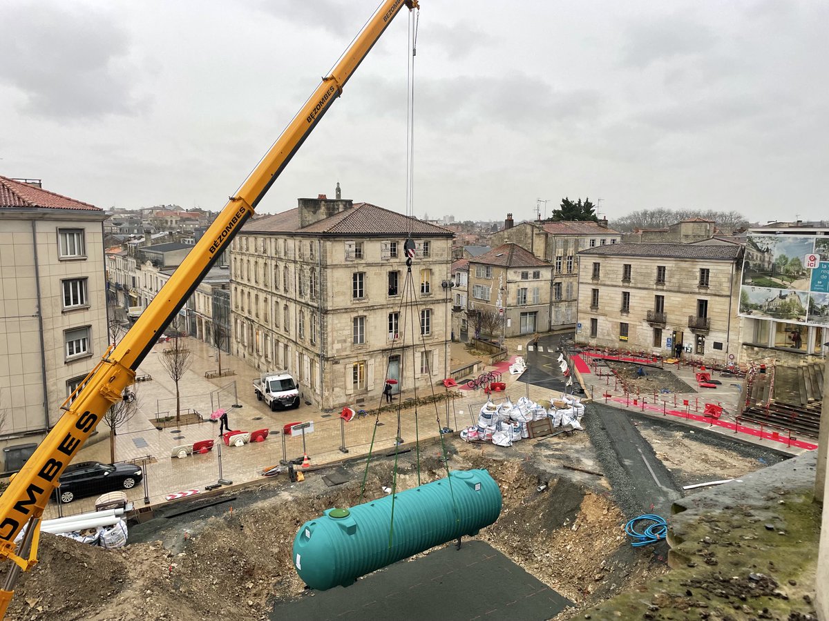 JeromeBaloge's tweet image. A Niort, on installe des citernes pour collecter l’eau de pluie. Elles permettront de faire face aux sécheresses, de créer et préserver des îlots de fraîcheur. #Niortdurable2030