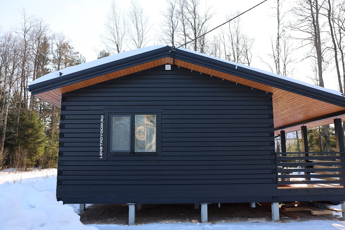 Len_Stroy_Dom's tweet image. Фото еще одного объекта который мы строили в д. &quot;Четверяково&quot;, Приозерский р-н. Это брусовой домик по проекту «Рощино» в брутальном черном цвете.  Основа 6х6 м и терраса 6х2 м, дом был сдан в комплектации &quot;Под ключ&quot;.
#брусовойдом #четверяково #рощино… lenstroydom.ru/house/karkas-h…