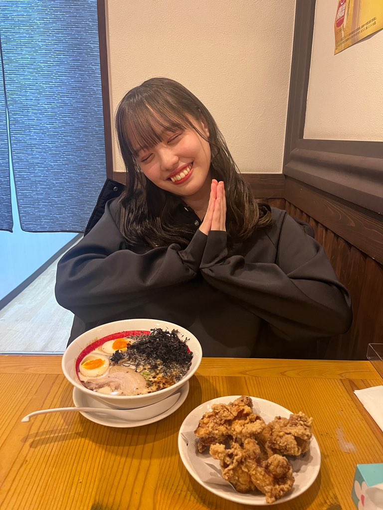 COCOfishbowl's tweet photo. ラーメンとからあげはマストだよねえ https://t.co/dqhBKNFJvi