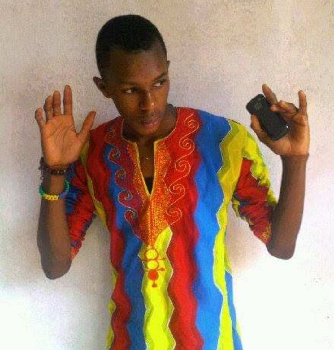 DanielRegha's tweet photo. Modelling would've been easy for me though, I sabi pose...😃

Throwbacks.... https://t.co/Lc2FMzDBP6