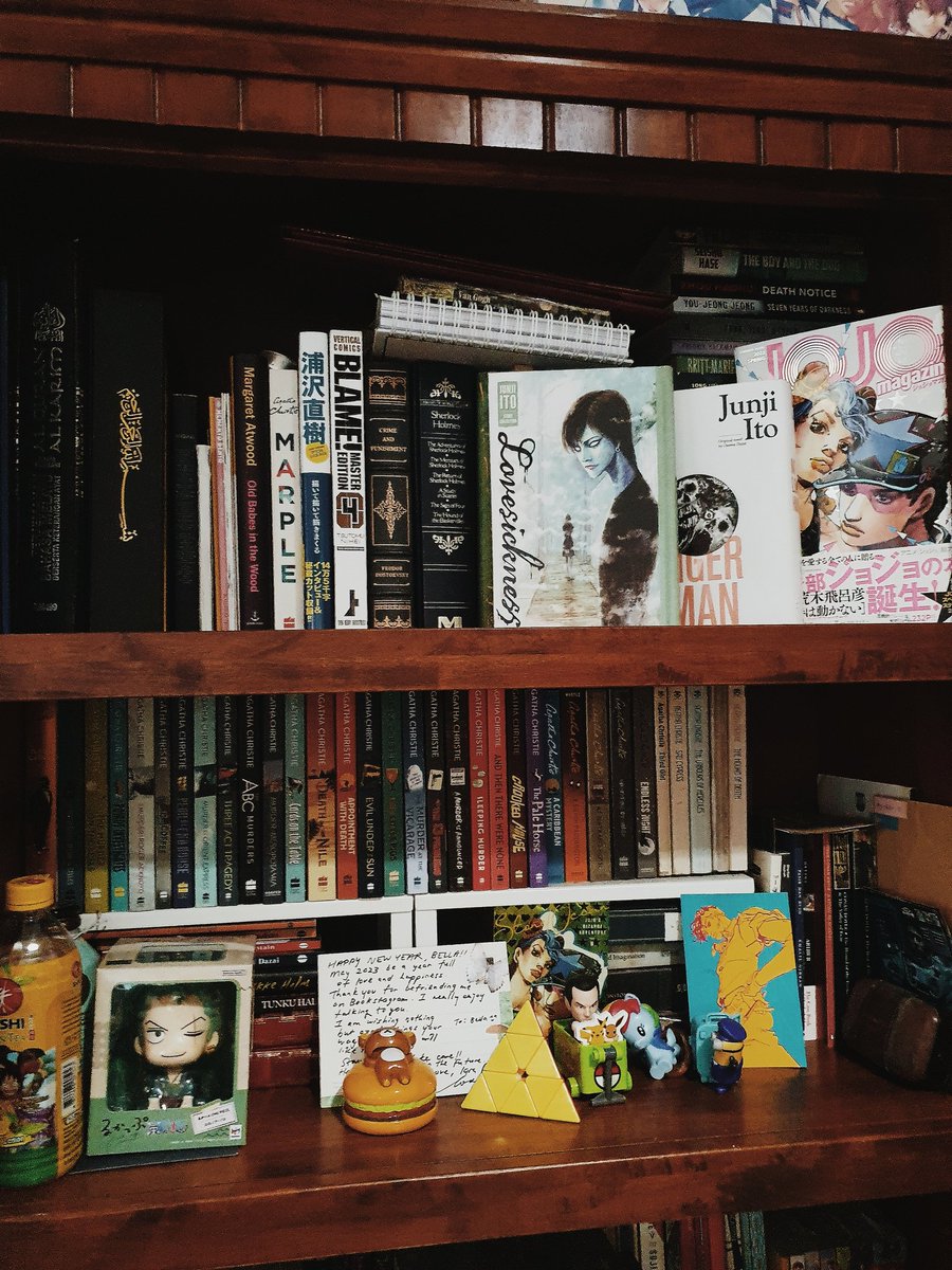 Book shelfie Monday just because. Feel free to share your bookshelfie  too🌻✨️