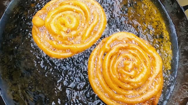 A.N.D. Yes. Oily food is also yummy😋😉

#Food #Foodies #tattasetv