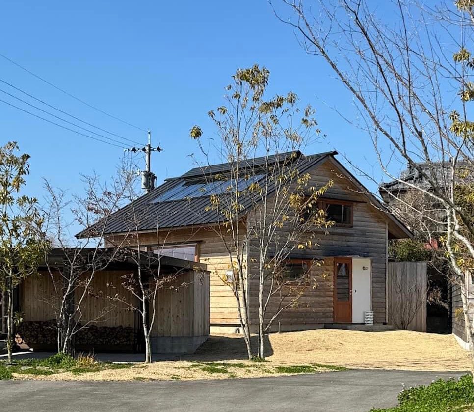 NSW23092's tweet photo. 嘘でしょ…この質感とソーラーシステム込で税込2000マソて…こんなん欲しすぎるやろ!シンケンさんヤバすぎ!
伊礼さんのFB記事より。 https://t.co/xpb9LeODFD