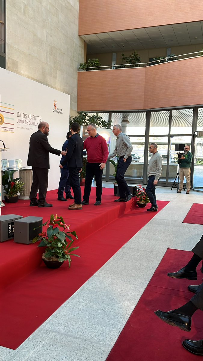 <a href="/EstadisticaUVa/">Estadística UVa</a> <a href="/UVa_es/">Gabinete de Comunicación Universidad de Valladolid</a> <a href="/jcyl/">Junta de Castilla y León</a> Primer premio con 1500€: “CHEST: una aplicación para apoyar la creación y reutilización de experiencias educativas ubicuas relacionadas con el patrimonio cultural a lo largo del mundo”