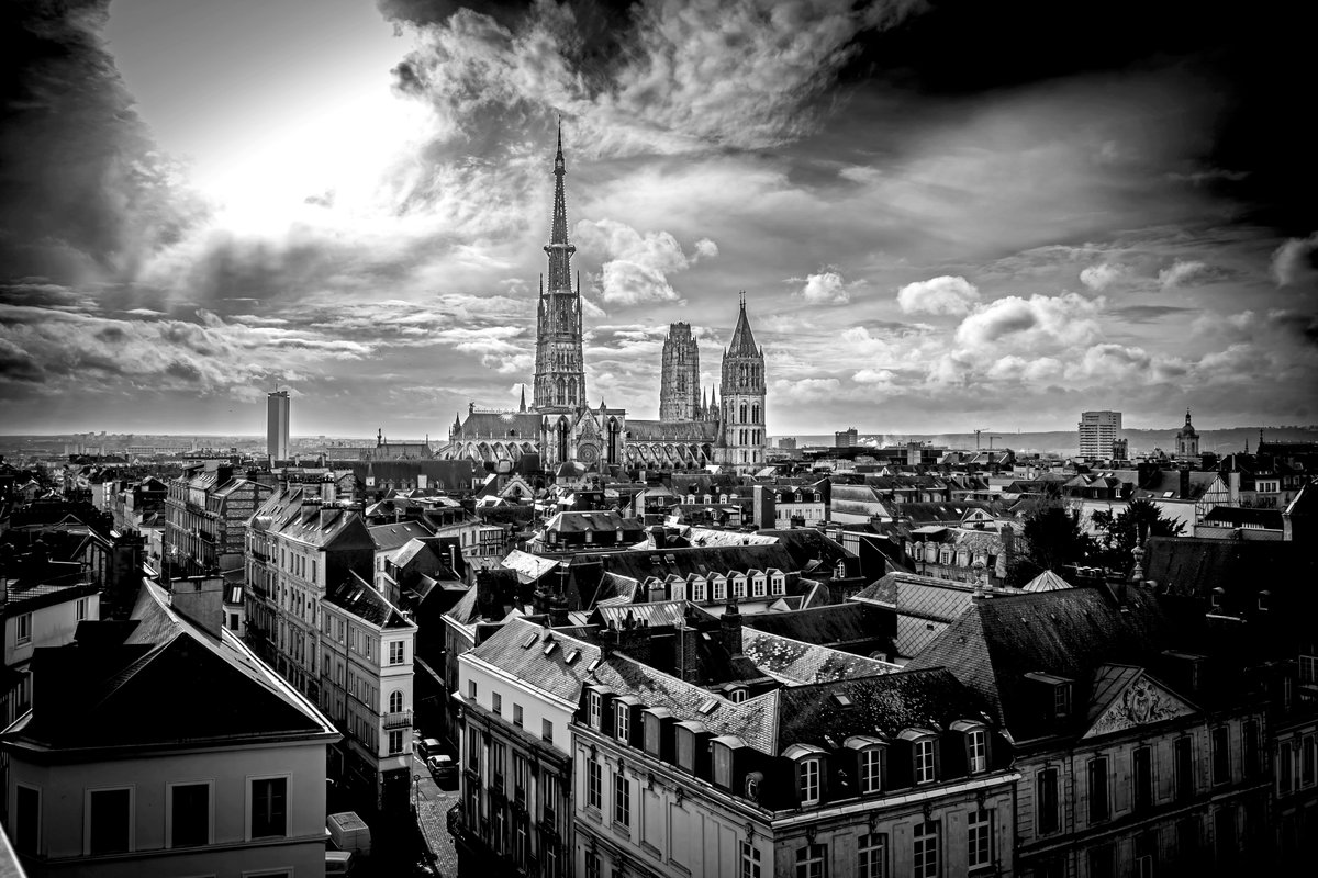 Guiiom76's tweet photo. 📍#Rouen #SeineMaritime
© 2024 Guillaume Viron
📸 Sony alpha 7III + Sony FE 24-105 F4
#sky #photooftheday #contrast  #france #shareseinemaritime #choisirlanormandie #picoftheday #culture #patrimoine #tourisme #metropolerouennormandie #photography #landscape https://t.co/900zKmPBrJ