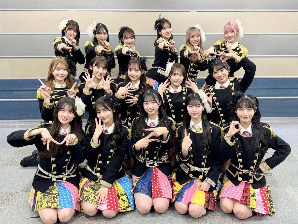 Yukiriiiin__K's tweet photo. ヘビロテセンター！ありがとうございます！！
14年経ってセンターに立てるとは！！

そしてこのあといよいよ！
新曲フルサイズ初披露です！！🥹🎉
わくわくどきどきいいいいい
いっぱい感想つぶやいてねえええ
#CDTVライブライブ  #AKB48 https://t.co/pVa6LmEiTZ
