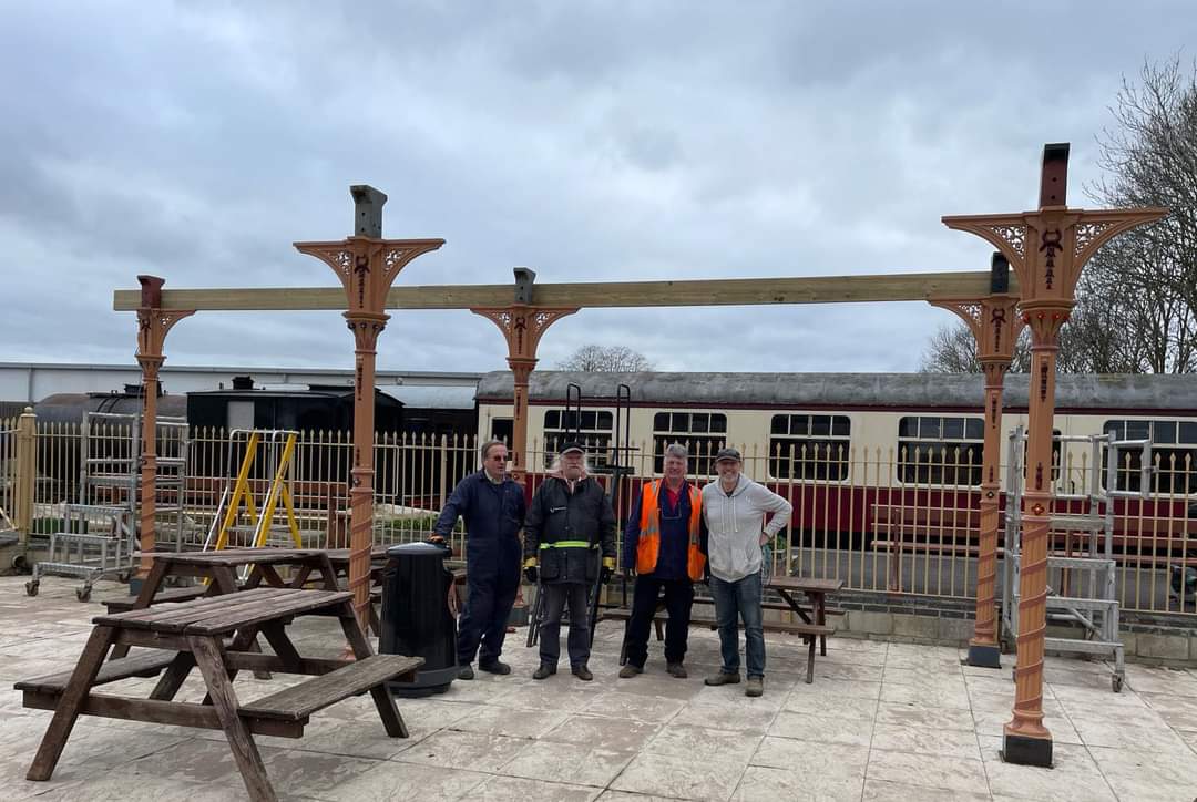 Construction of a pitched roof on the columns in the garden area has commenced, this will resemble a GWR style canopy when finished. The beams are going up In February, with trusses being delivered and completion during March.
