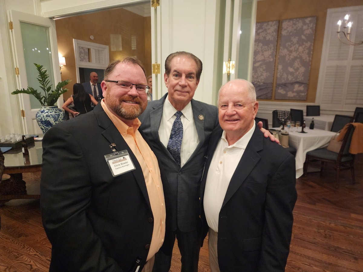 SenTom_wright's tweet photo. It was great to get to spend time with Volusia County locals Kevin Bowler and Chris Bowler while they were in Tallahasse with @FLBeerWholesale https://t.co/HygfYcIMH1