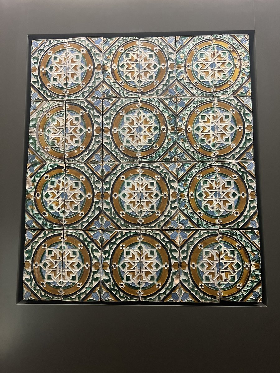 MeganGuinan1's tweet image. Very much thinking of @c0mplexnumber today at the Real Alcazar in Seville 😍