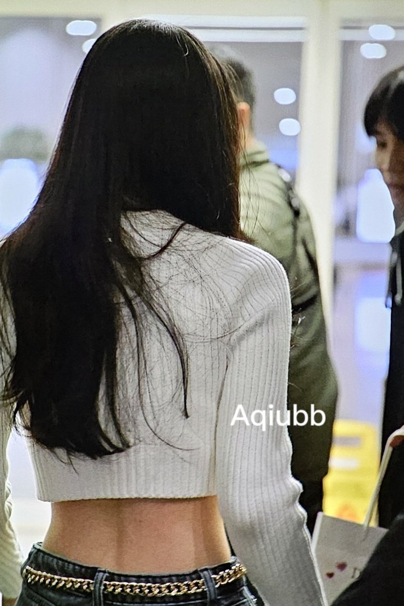 aqiubb_'s tweet photo. OMG
240212 ICN pre
#TWICE #트와이스
#DAHYUN  #다현 #ダヒョン https://t.co/d841e6NQAp