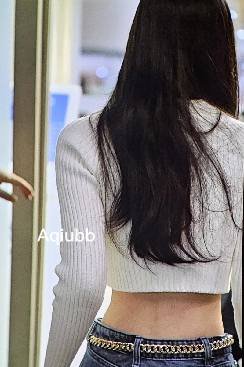 aqiubb_'s tweet photo. OMG
240212 ICN pre
#TWICE #트와이스
#DAHYUN  #다현 #ダヒョン https://t.co/d841e6NQAp