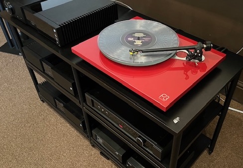 castlesoundvis's tweet photo. Another mad busy Saturday at Castle!
Great customer demo playing The Sparks 'Live At The Record Plant' on the wonderful Rega P3 through the customer's preferred new amplifier choice-
The superb sounding Rega Elicit MK5.
@RegaResearch @sparksofficial #hiifi #audio #Nottingham https://t.co/ZYcUTYWcfB