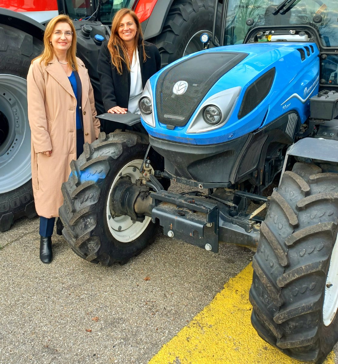 Yesterday, February 11 was UN International Women and Girls in Science day. Let's celebrate Claudia Campanella and Angela Falagario, two engineers working at @NewHollandAG ! They are setting a much needed example to look up to for girls and young women in ag 👊 #girlpower