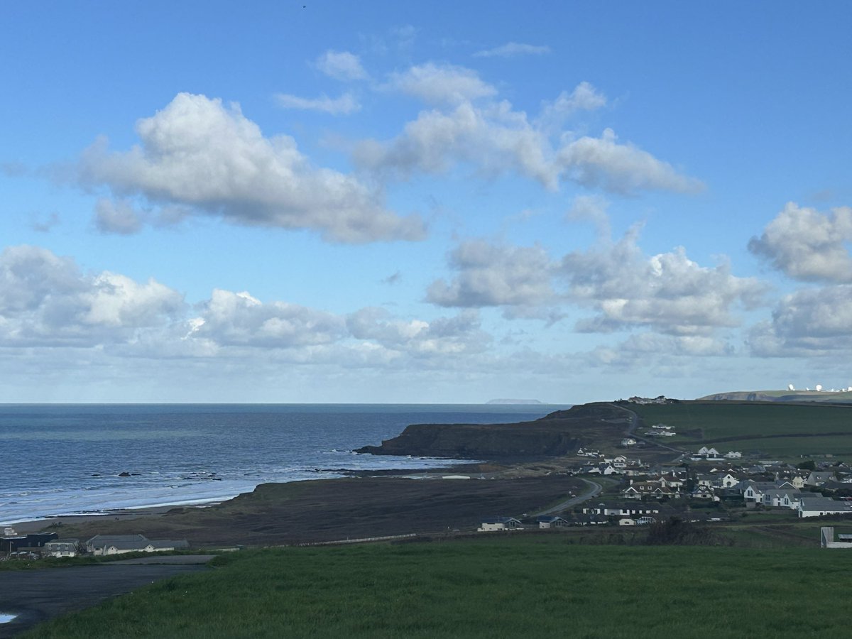 Never tire of this beautiful Cornish coastline - hello Monday hello RNR annual leave 💗