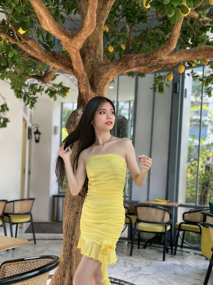 joilynn__'s tweet photo. your lemon girl 🍋 
when life gives you lemons, make lemonade

#JoilynnOrchard #UnderTheLemonTree #JoilynnDay https://t.co/sh1q2gYWjf