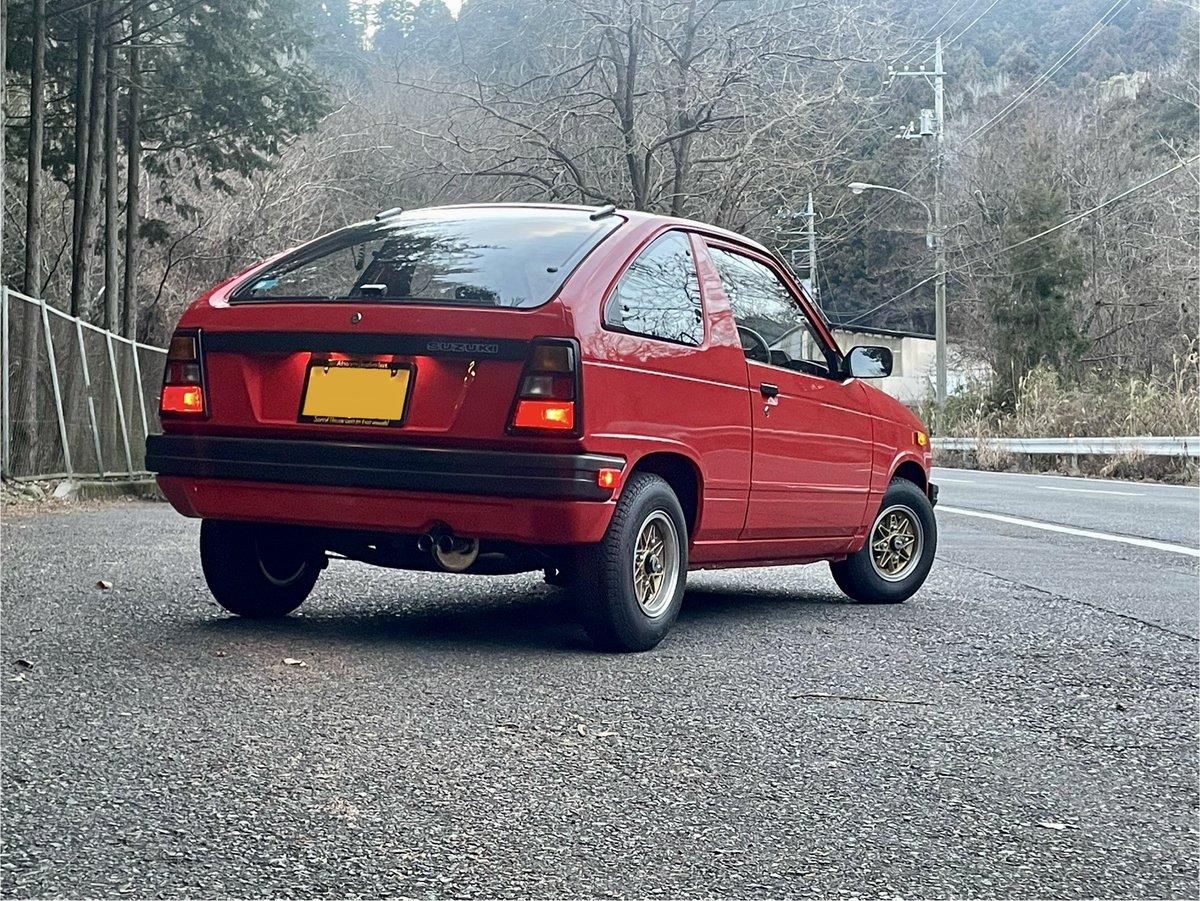 EC10542778's tweet photo. 〈固定ツイート〉
1985年生まれのセルボと
1986年生まれのHiに
乗っています👌 https://t.co/Hd3woCa0tD