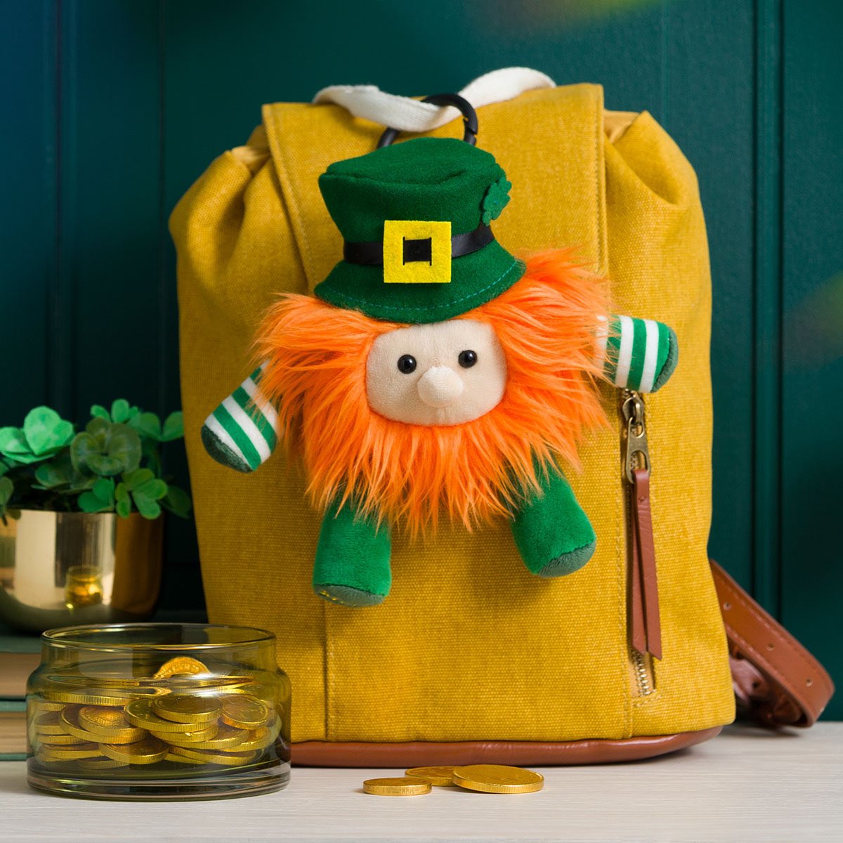 GScents_Kim's tweet photo. 🍀 Exciting news! Get ready to sham-rock your world with the new Scentsy St. Patrick's Day collection, launching today! From festive warmers to lucky scents, it's time to celebrate in style. Don't miss out! 🌈 #Scentsy #StPatricksDay #NewCollection #LuckOfTheIrish #LimitedEdition https://t.co/yFB9tJJQan