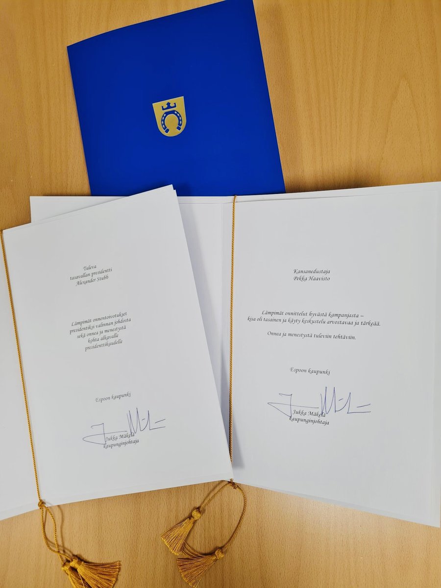 Hieno tehtävä lähettää Espoon kaupungin onnitteluadressi. Onnittelumme ja menestystä presidentin tehtävään @alexstubb! Laitoimme onnitteluadressin myös Pekka Haavistolle hyvästä kampanjasta.