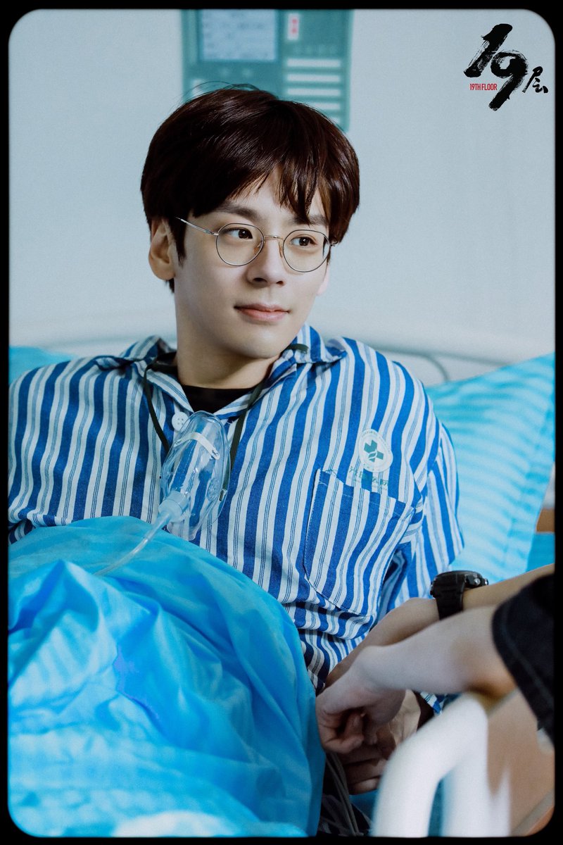 WzmOfficial_'s tweet photo. [🃏]

🌸片场花絮

#19层 #19thFloor 

#魏哲鸣 #魏哲鳴 #WeiZheming #위철명 #เว่ยเจ๋อหมิง #ウェイ・ジャーミン #MilesWei https://t.co/URIBktRvIi