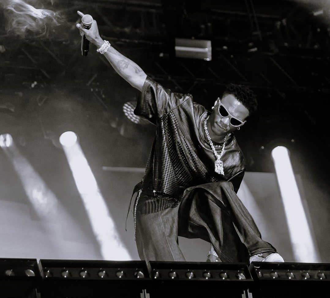 ElonChapo's tweet photo. BEST SELLING NIGERIA ARTISTE OF ALL TIME.

WIZKID  -  55 Million.

BURNA BOY   -  30 Million. 

REMA  -  20 Million. 

DAVIDO -  13 Million.

MOST AWARDED NIGERIA ARTISTE OF ALL TIME.

WIZKID   - 160 Awards.

BURNA BOY  - 82 Awards.

2BABA  - 80 Awards.

DAVIDO - 77 Awards. https://t.co/CH5d3yjnzR