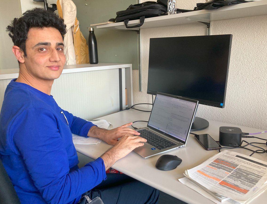 We welcome Muhammad at @agroscope! During his postdoc in the @EJPSOIL SIMPLE project he will work on a trade-off analysis for reduced #fertilization effects on #yields, #SOC storage and #nitrogen losses estimated at the European scale using different #models. Have a great start!
