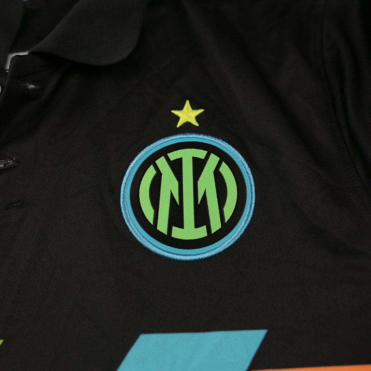 ClassicDiez's tweet photo. Inter Milan 21/22 Third
Size Men M
Authentic Nike 
🇮🇹 

Condition: Very good
Location: Melbourne
DM if you need more photos or measurements

Check out more football shirts for sell
Web: https://t.co/krtdfbRIeC
EBay: https://t.co/qbUYYMrfMq
Cheap soccer jersey in Australia https://t.co/oM4INHPUF7