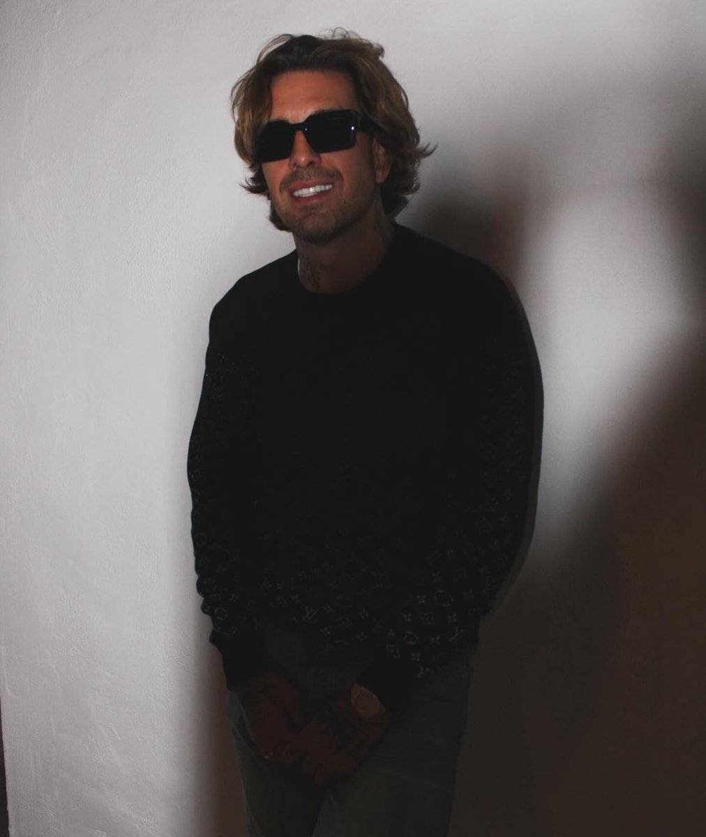 c r α c k ε f r o n tweet media