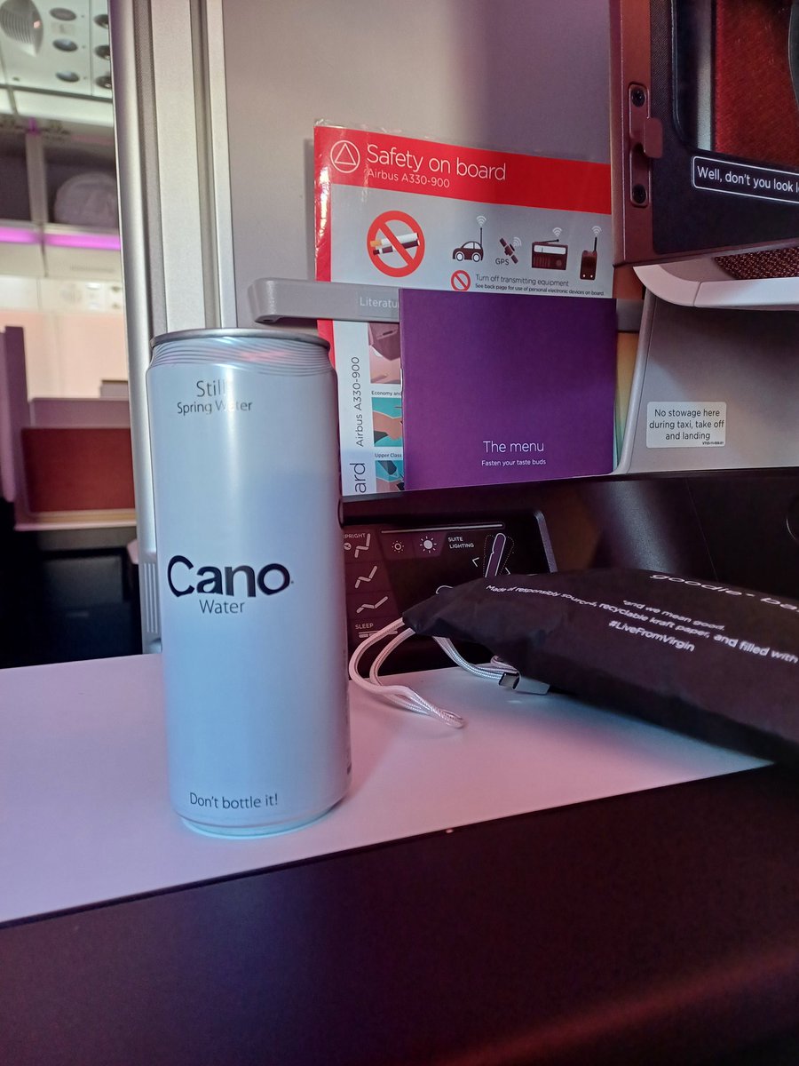 @rickygervais @canowater on my @VirginAtlantic flight to Miami this morning. No sign of @DutchBarnVodka_ though. Missing a trick. 🥃