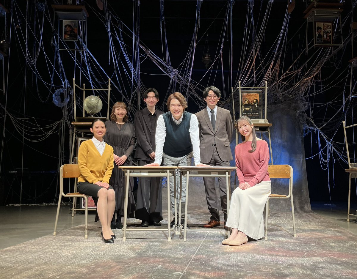 gekidan_TipTap's tweet photo. ���ュージカル『Play a Life』全公演終了致しました。

これまでこの作品を紡ぎ繋いでくれた沢山の方々、作品に新しい魅力を彩ってくれた今回の素晴らしい出演者、頼もしい演奏者、いつも情熱を傾けてくれるスタッフ、そしてご来場してくださったお客様に感謝致します。

またお会いできますよ���に🐈 https://t.co/CcM408cB4v