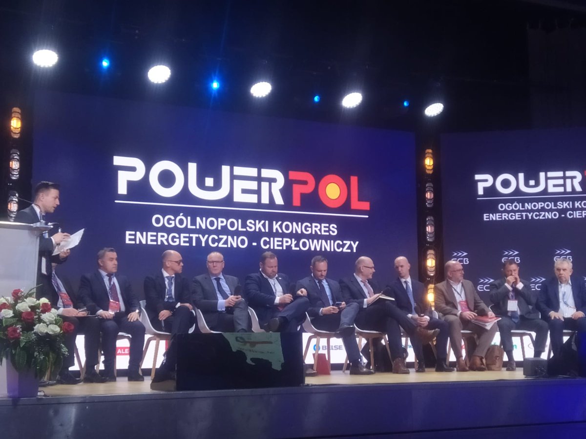 BiznesAlert's tweet image. Rozpoczął się pierwszy panel konferencji #POWERPOL Strategie liderów polskiego rynku - aktualizacja celów. Moderuje ją @wjakobik , redaktor naczelny BiznesAlert.pl. Wśród gości są m.in. Jarosław Dybowski, dyrektor wykonawczy @GrupaORLEN , Grzegorz