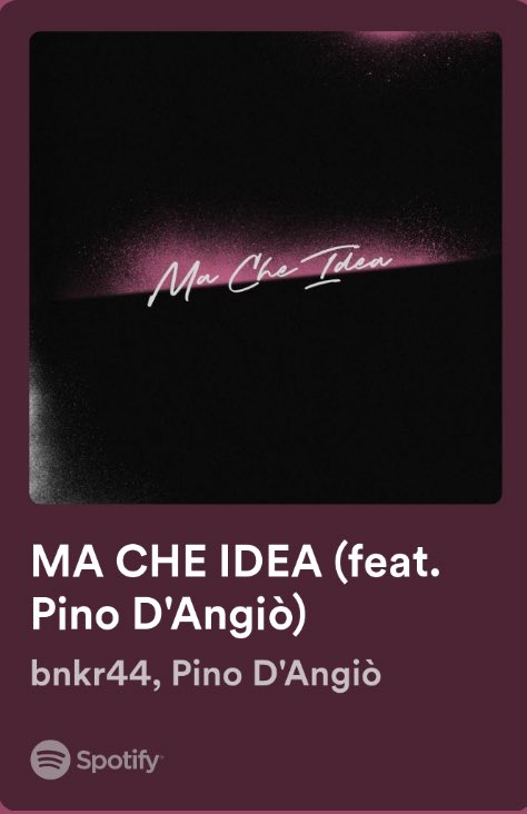 demag0gica's tweet image. me in public                my headphones